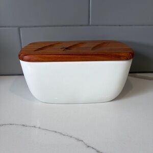 Butter Storage Dish with Wooden Lid - White and Brown